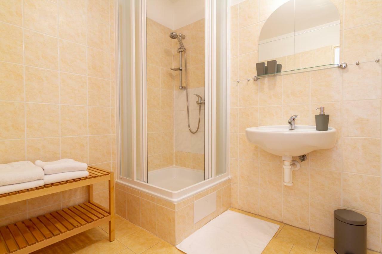 Apartmány U nemocnice Ceske Budejovice Kültér fotó