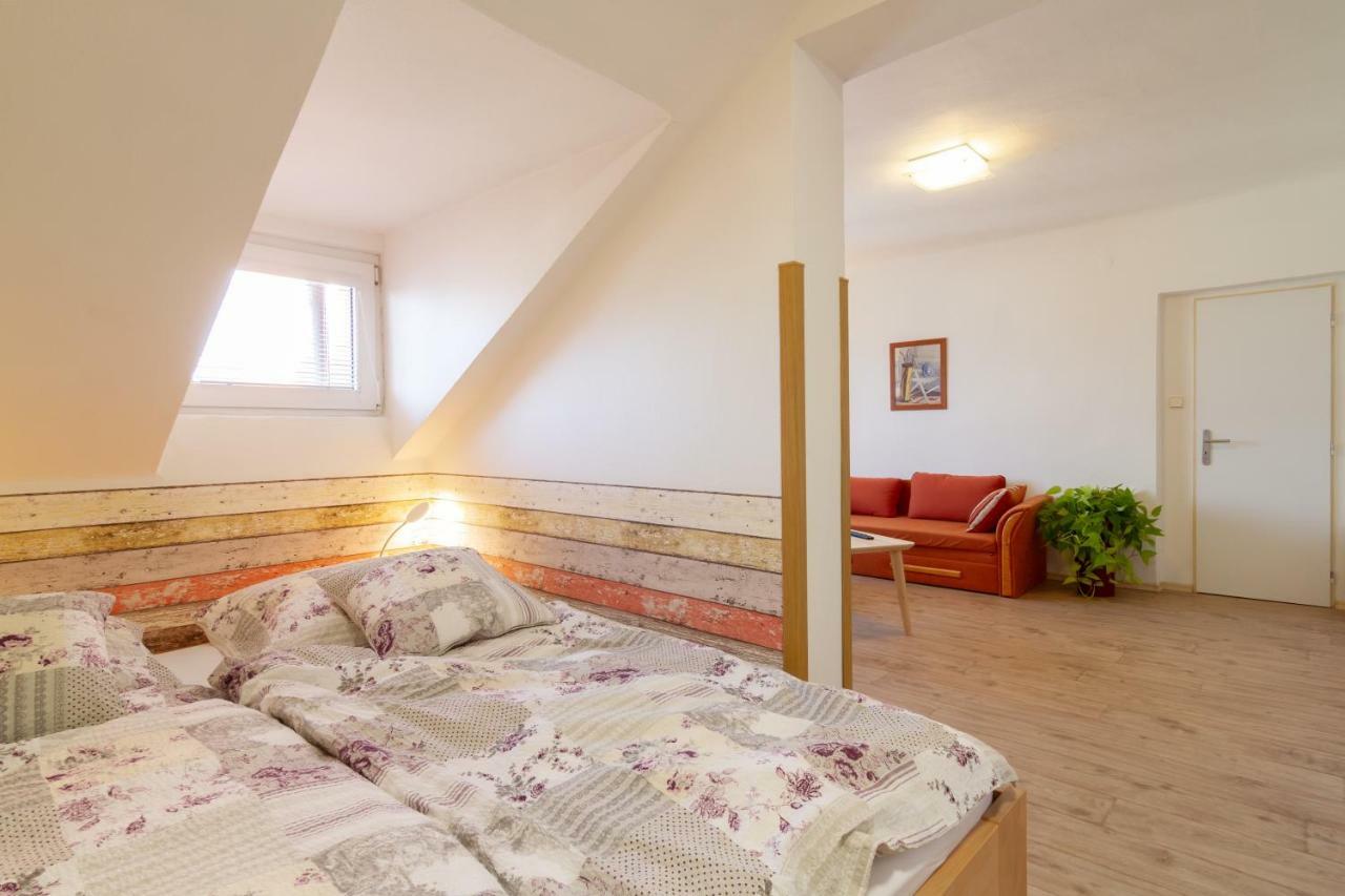 Apartmány U nemocnice Ceske Budejovice Kültér fotó