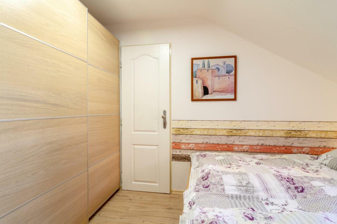 Apartmány U nemocnice Ceske Budejovice Kültér fotó